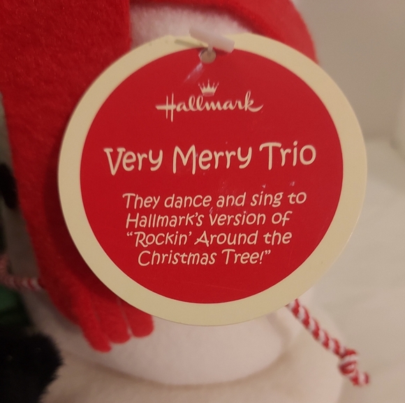 Hallmark Very Merry Trio - Dance and Sign "Rockin' Around The Christmas Tree" - Picture 6 of 16